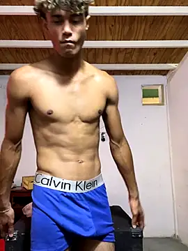 Snapshot of meliodas_23cm chatting on January 2026 05:15:02 PM meliodas 23cm online show from January 2026 05:15:02 PM