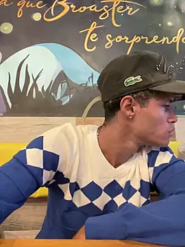 Snapshot of meliodas_23cm chatting on January 2026 10:37:01 PM meliodas 23cm online show from January 2026 10:37:01 PM