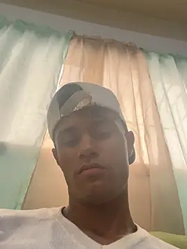 Snapshot of meliodas_23cm chatting on January 2026 08:12:01 PM meliodas 23cm online show from January 2026 08:12:01 PM