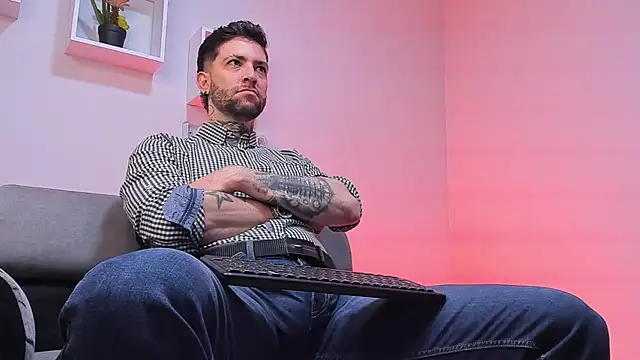 Supreme Alpha online show from November 2025 02:33:01 AM