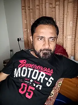 Snapshot of RubyEntity chatting on December 2025 05:28:02 PM RubyEntity online show from December 2025 05:28:02 PM