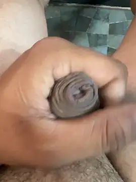 Qwert9012 online show from February 2026 07:40:01 AM