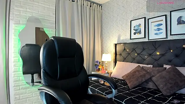 Snapshot of valentina__desire chatting on March 2026 11:59:02 AM valentina desire online show from March 2026 11:59:02 AM