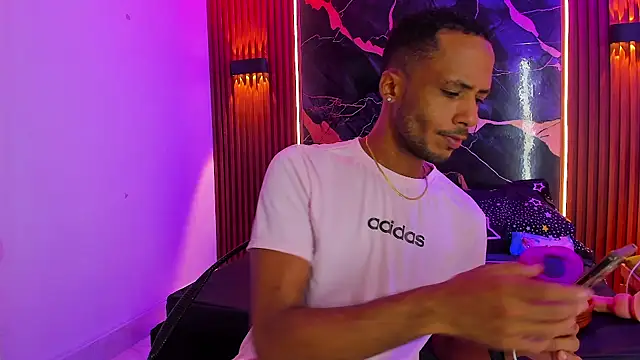 Snapshot of AlexthePervert_xxx chatting on November 2025 08:10:01 PM AlexthePervert xxx online show from November 2025 08:10:01 PM