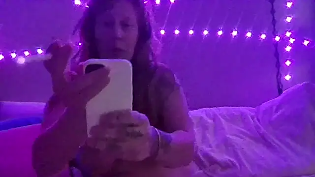 Snapshot of Redriddinghood8 chatting on November 2025 03:34:01 AM Redriddinghood8 online show from November 2025 03:34:01 AM