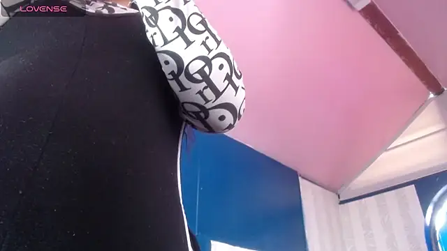 lucy23   online show from November 2025 02:07:02 PM