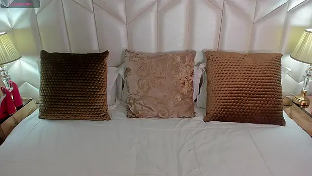 Bella  carther online show from November 2025 02:27:01 PM