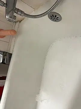 Snapshot of mihneaxxx chatting on November 2025 09:14:02 PM mihneaxxx online show from November 2025 09:14:02 PM