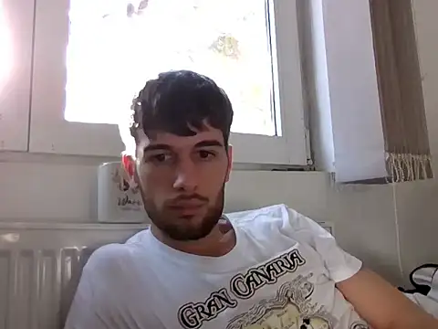 nikolasnik50 online show from December 2025 10:54:01 AM