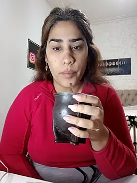 nahiarabiel33 online show from May 2026 05:45:02 PM