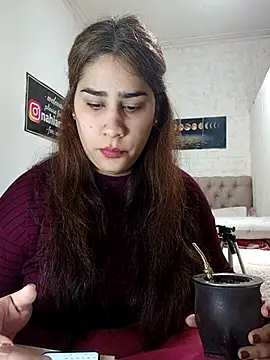 nahiarabiel33 online show from June 2026 07:01:01 PM