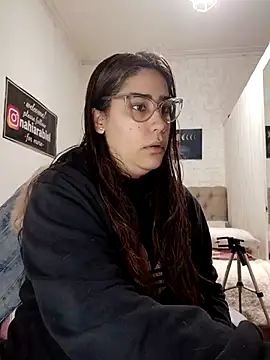 nahiarabiel33 online show from June 2026 07:29:01 PM
