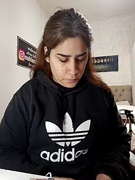 nahiarabiel33 online show from June 2026 07:29:01 PM
