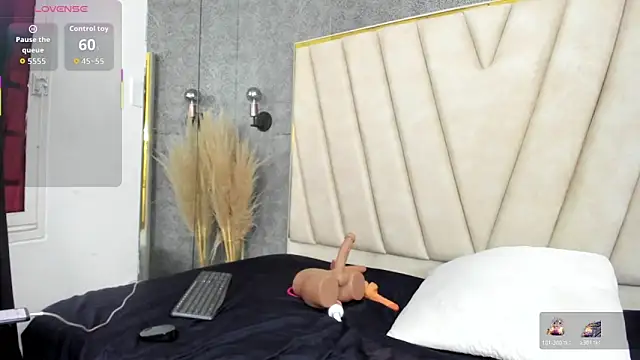 alana-silva online show from April 2026 09:01:02 PM