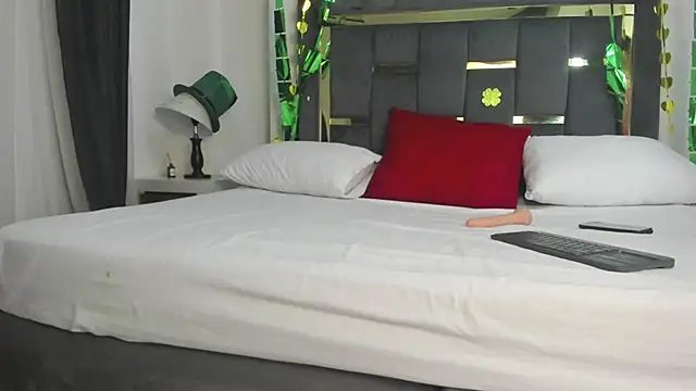 CatleyaSmith online show from March 2026 12:33:11 PM