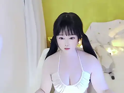 Snapshot of Nina37 chatting on November 2025 08:29:01 PM Nina37 online show from November 2025 08:29:01 PM