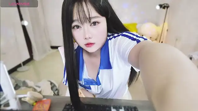 Snapshot of Nina37 chatting on January 2026 12:07:02 PM Nina37 online show from January 2026 12:07:02 PM