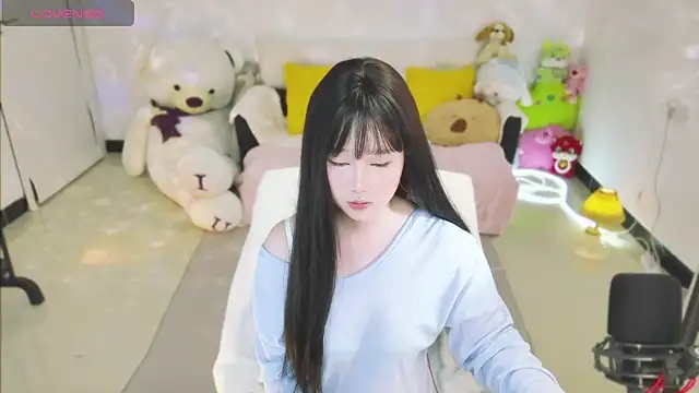 Snapshot of Nina37 chatting on January 2026 12:43:02 PM Nina37 online show from January 2026 12:43:02 PM