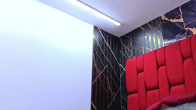 Mia Horney online show from April 2026 03:42:02 PM