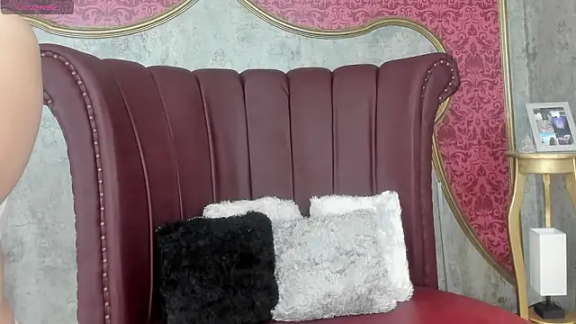 LucieLace online show from February 2026 12:20:02 PM