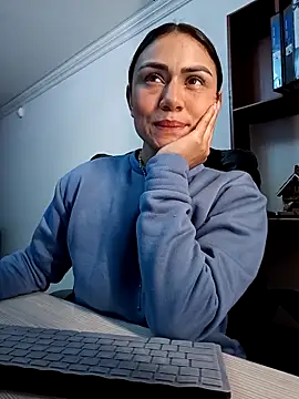 Snapshot of Amara_Nour chatting on November 2025 02:06:02 AM Amara Nour online show from November 2025 02:06:02 AM