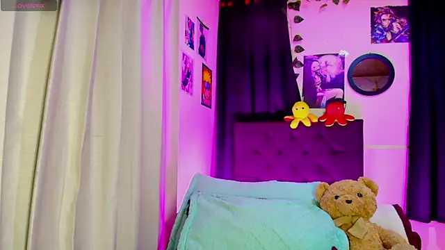 Snapshot of Ashley_21 chatting on February 2026 12:54:01 AM Ashley 21 online show from February 2026 12:54:01 AM