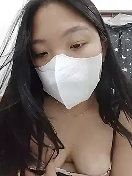 linh-xinh18 online show from July 2026 05:05:01 PM