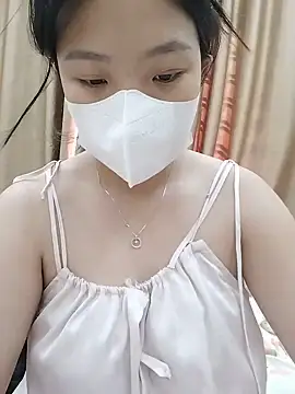 linh-xinh18 online show from July 2026 10:00:02 AM