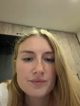 Snapshot of olliebells chatting on June 2026 05:14:02 PM olliebells online show from June 2026 05:14:02 PM