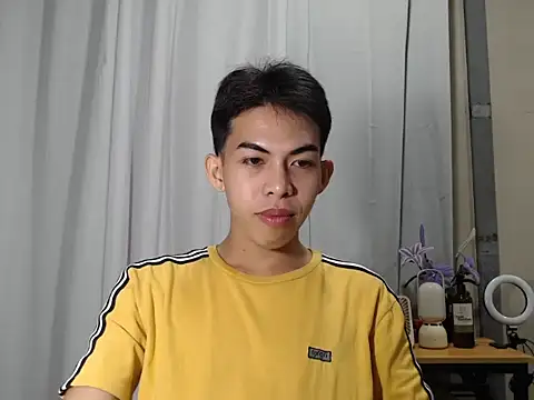 Urhotsilverboy online show from November 2025 04:11:02 PM