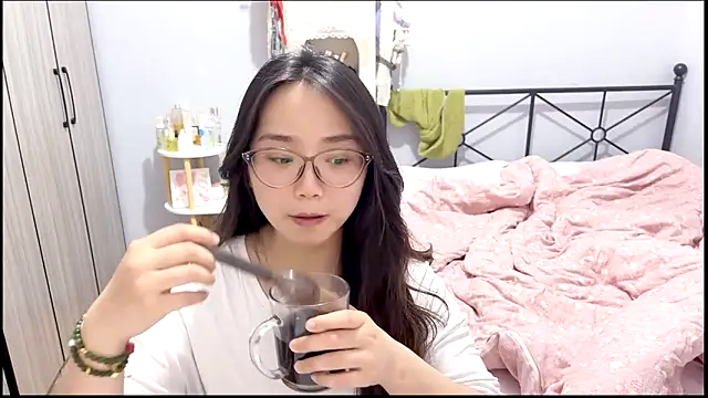 Hmm 0303 online show from April 2026 05:10:02 PM