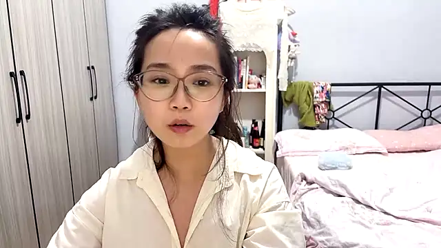 Hmm 0303 online show from April 2026 04:22:01 PM