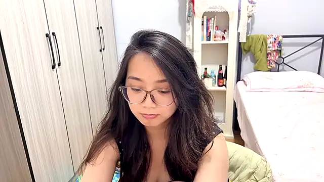 Hmm 0303 online show from April 2026 08:57:02 PM