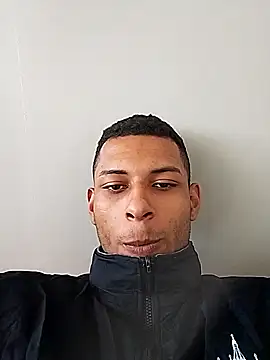 Snapshot of oPretin013 chatting on November 2025 04:16:01 PM oPretin013 online show from November 2025 04:16:01 PM