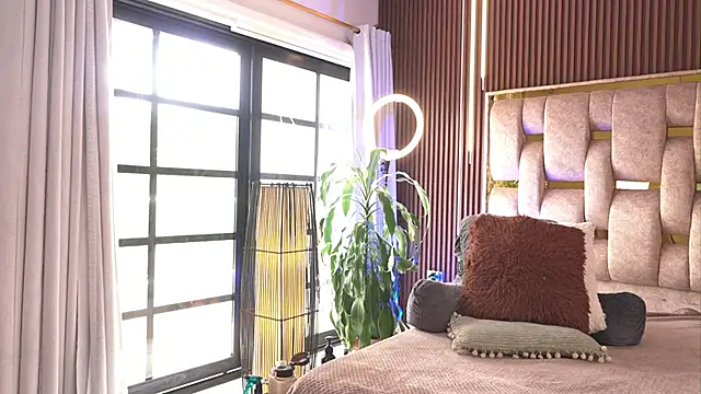 alicia xoxo online show from November 2025 03:48:02 PM