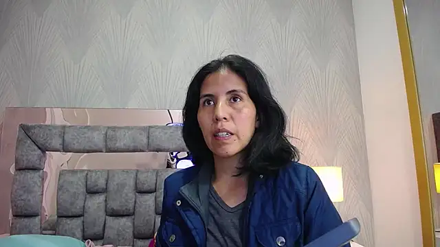 GiselaZivic online show from June 2026 07:04:02 PM