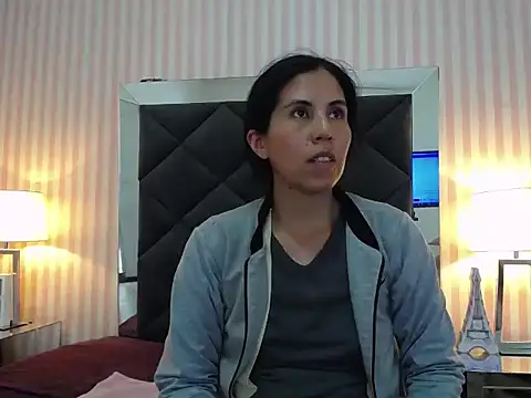 GiselaZivic online show from July 2026 07:15:02 PM
