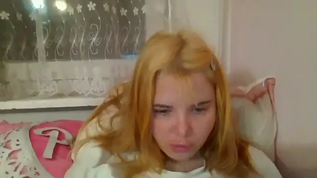 Snapshot of HornyElena chatting on January 2026 06:35:02 PM HornyElena online show from January 2026 06:35:02 PM