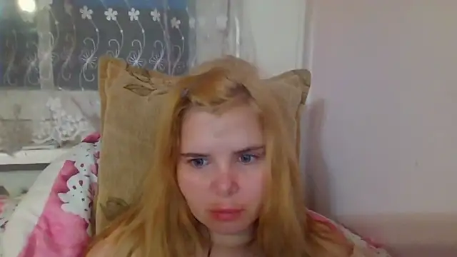 Snapshot of HornyElena chatting on January 2026 03:28:02 PM HornyElena online show from January 2026 03:28:02 PM