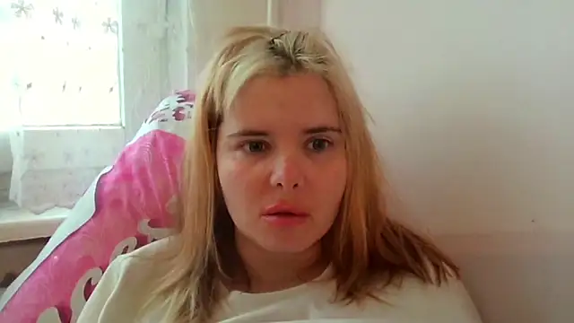 Snapshot of HornyElena chatting on February 2026 03:41:02 PM HornyElena online show from February 2026 03:41:02 PM