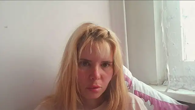 HornyElena online show from June 2026 03:22:01 PM
