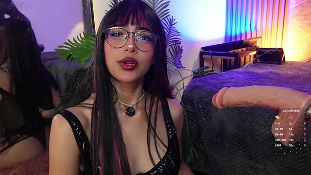  ViolletteNoir  online show from April 2026 08:34:01 PM