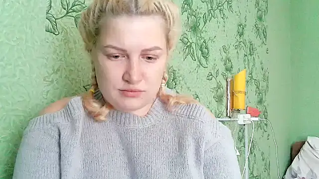 Snapshot of Steshaa chatting on November 2025 10:37:01 AM Steshaa online show from November 2025 10:37:01 AM