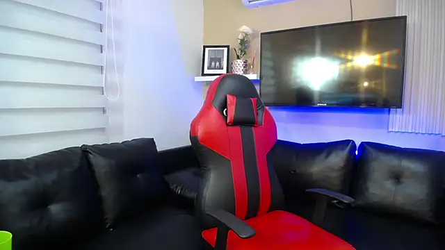 Tessachains 2  online show from December 2025 04:58:02 PM