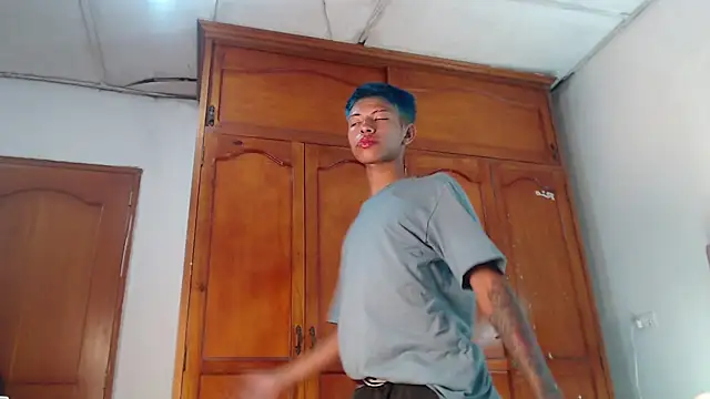 Tessachains 2  online show from February 2026 01:37:02 PM