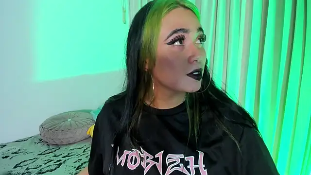 Lilith Zenith  online show from December 2025 04:32:01 AM