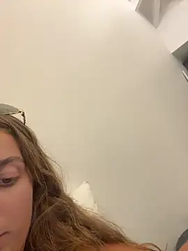 lounaaxangel online show from November 2025 07:47:01 PM