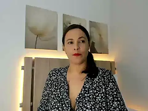 IsabellaCrissty online show from March 2026 12:11:01 PM