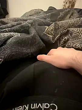 esko42 online show from November 2025 09:48:02 PM