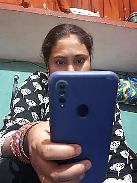 ZANUUA online show from November 2025 01:00:01 PM